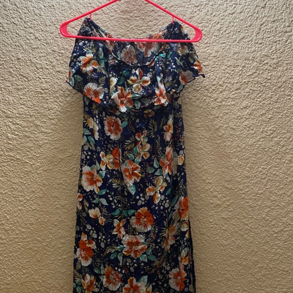 Jasambac (L) Strapless Dress - Picture 2 of 4